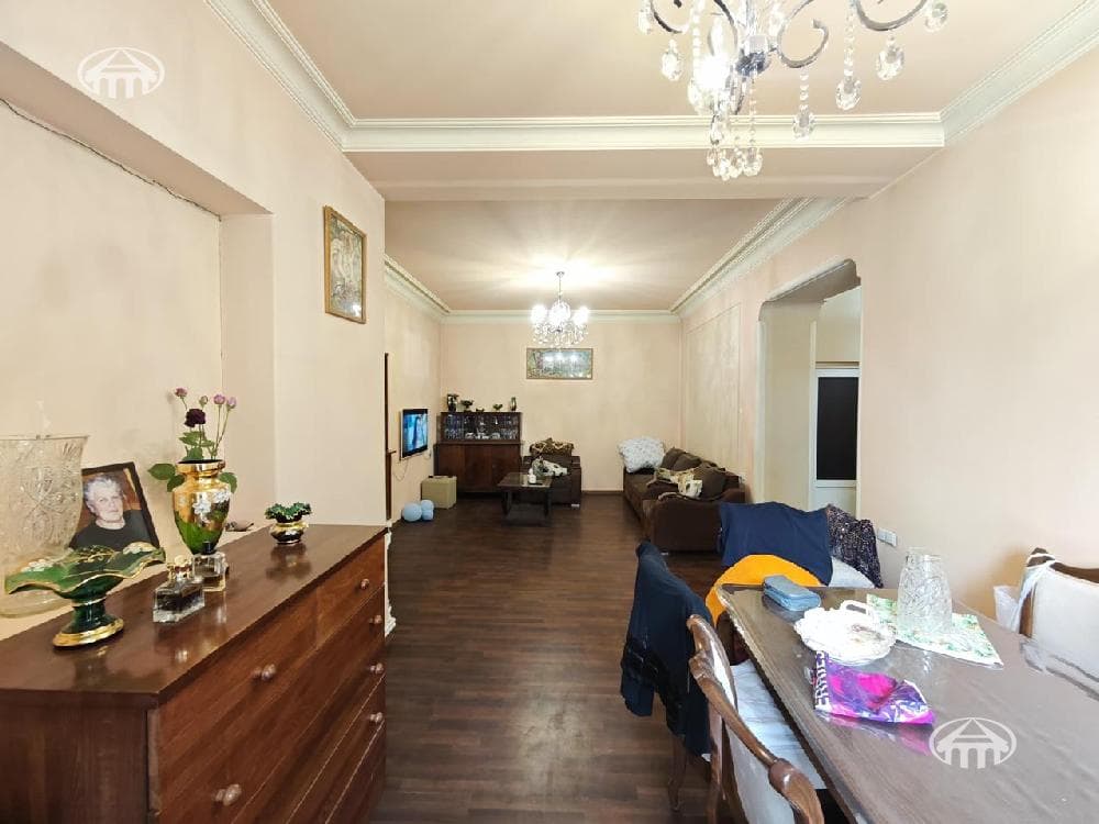 House · 5 rooms · 152 m² · Kentron