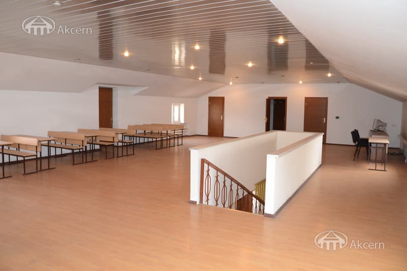 Office · 597 m² · Kentron