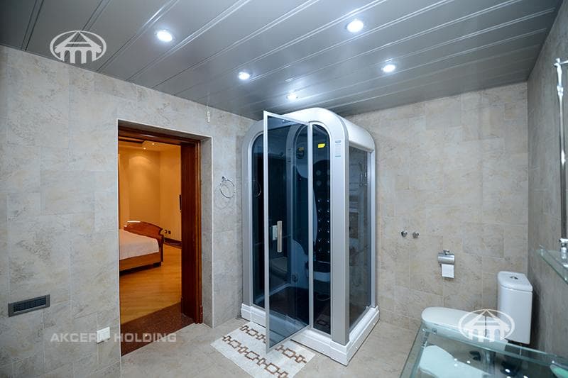 Квартира · 4 комн. · 165 м² · Кентрон