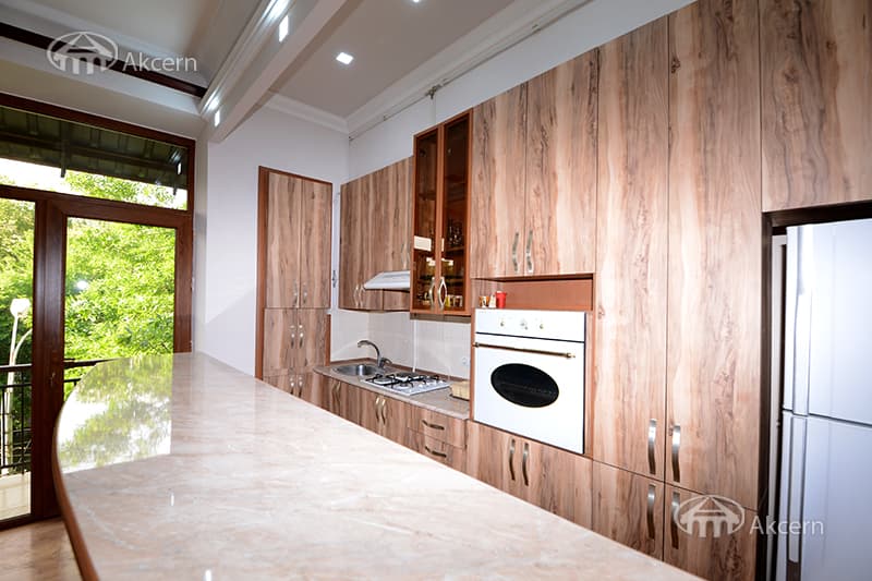 Apartment · 3 rooms · 90 m² · Kentron