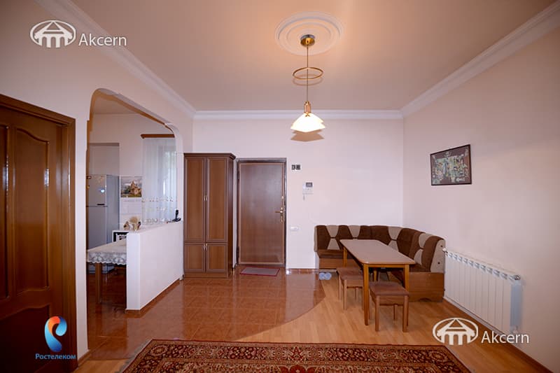 House · 3 rooms · 90 m² · Kentron