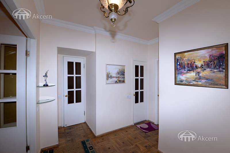 Квартира · 2 комн. · 70 м² · Кентрон