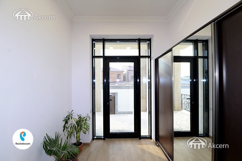 Особняк · 8 комн. · 520 м² · с. Ариндж