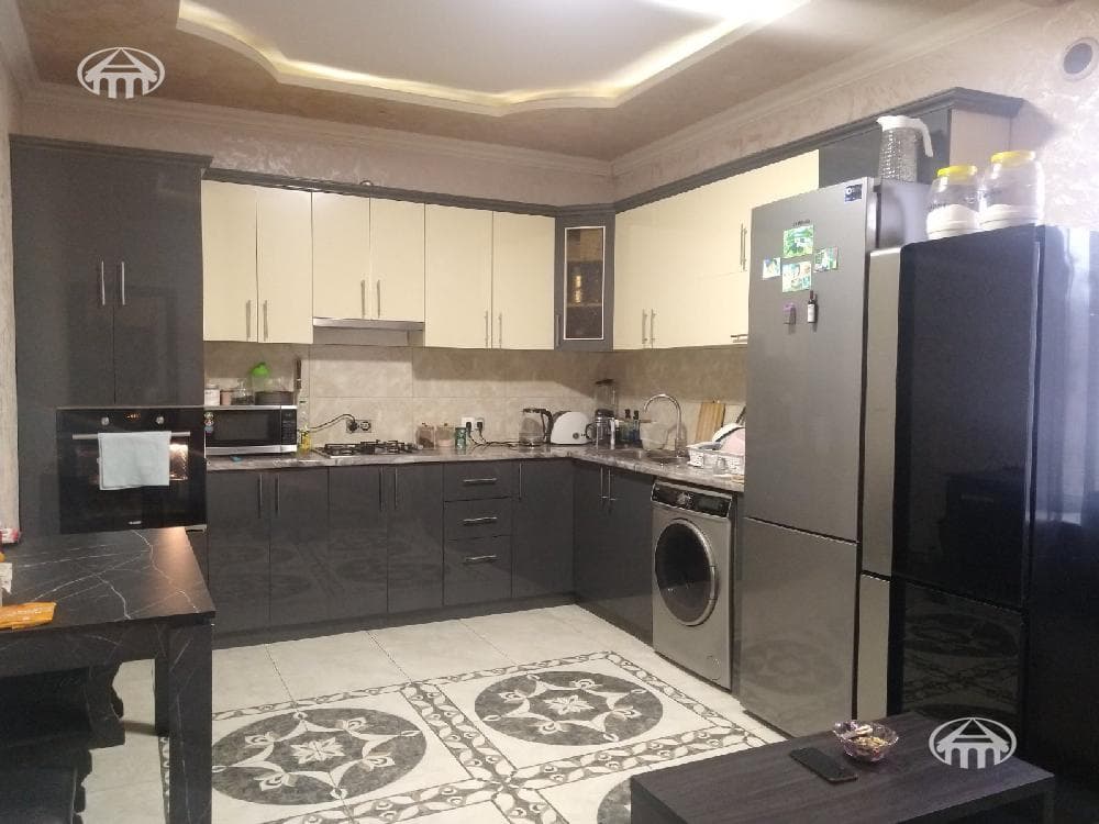Առանձնատուն · 5 սեն. · 256 մ² · Բալահովիտ
