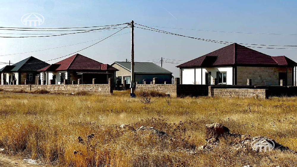Участок · 441 м² · Егвард