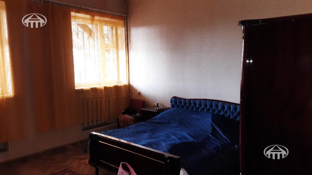 Mansion · 9 rooms · 1,117 m² · Arzni