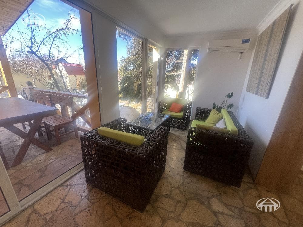 Hotel · 9 rooms · 1,200 m² · Djrvej