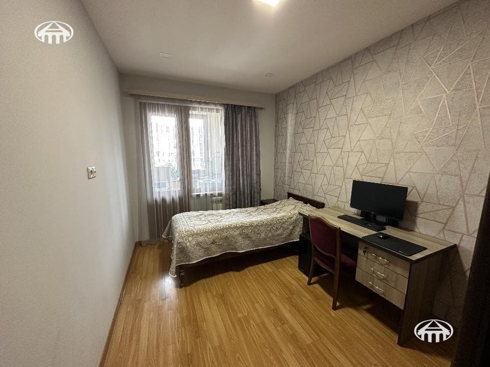 Квартира · 3 комн. · 90 м² · Кентрон