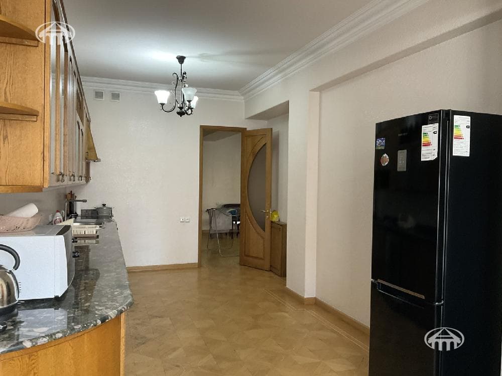 Apartment · 3 rooms · 139 m² · Kentron