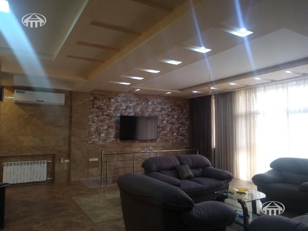 House · 3 rooms · 130 m² · Erebuni