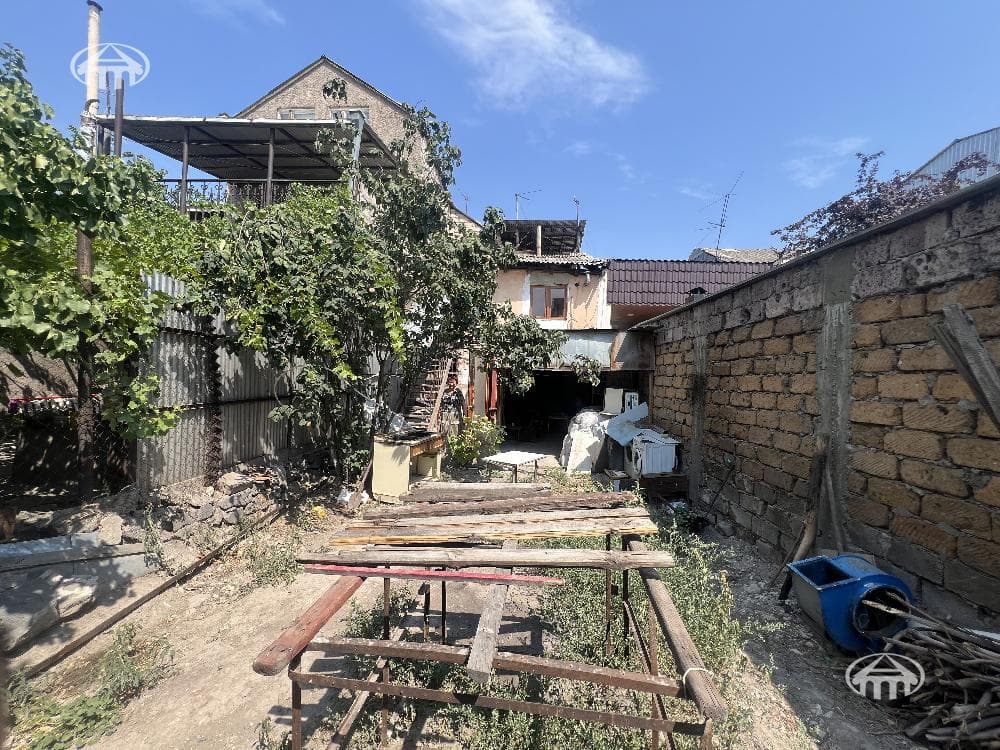 Հողատարածք · 273 մ² · Կենտրոն