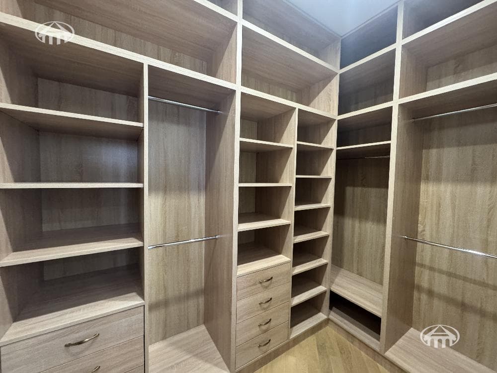 Townhouse · 4 rooms · 292 m² · Arabkir
