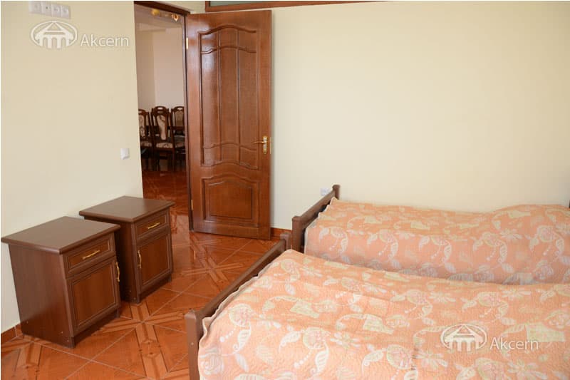 Apartment · 3 rooms · 91 m² · Kentron