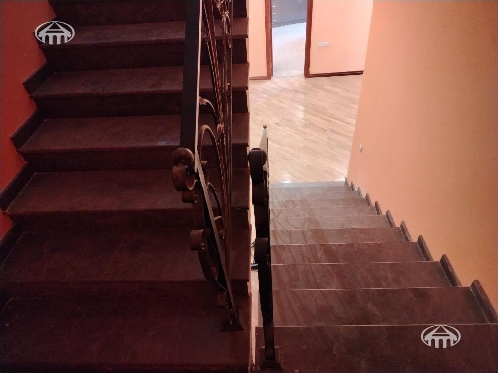 Mansion · 6 rooms · 470 m² · Davtashen — photo 12 / 32