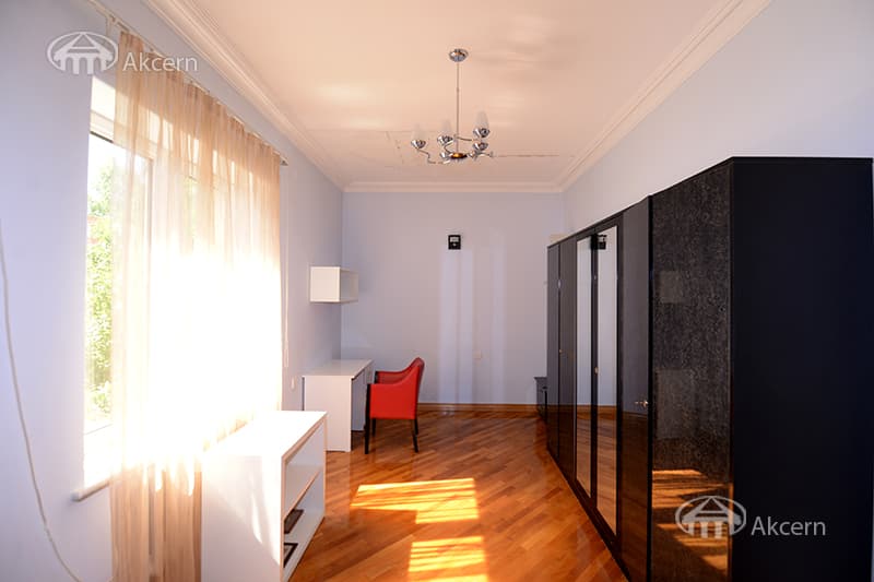 Mansion · 6 rooms · 530 m² · Nork-Marash