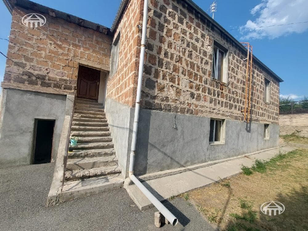 Առանձնատուն · 7 սեն. · 220 մ² · Ջրվեժ