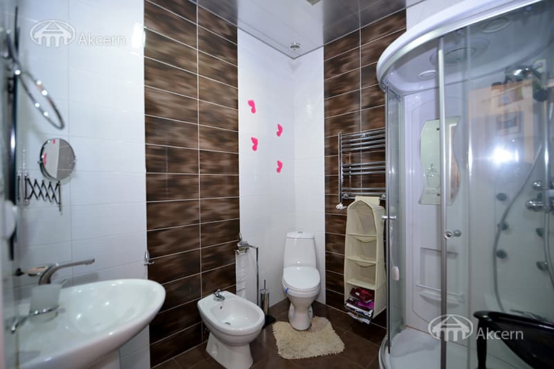 Mansion · 6 rooms · 280 m² · v. Arinj