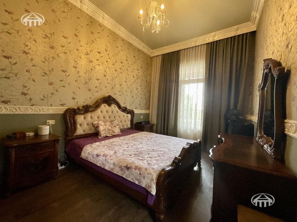 Квартира · 3 комн. · 107 м² · Кентрон