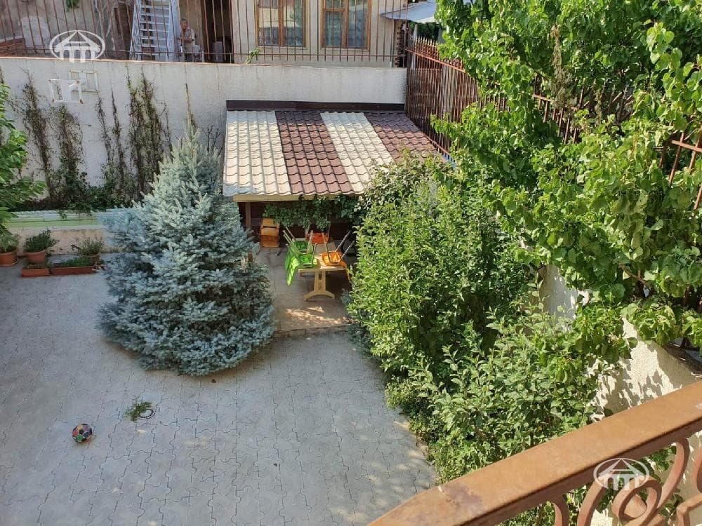 Особняк · 6 комн. · 333 м² · Арабкир