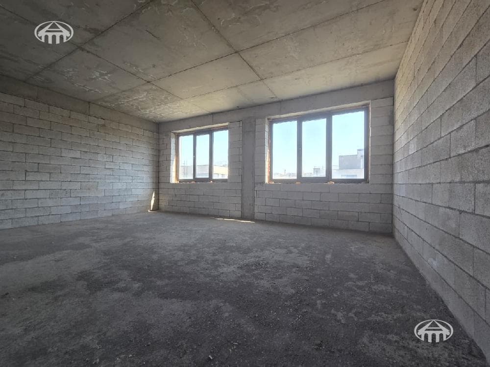 Таунхаус · 5 комн. · 315 м² · Аджапняк