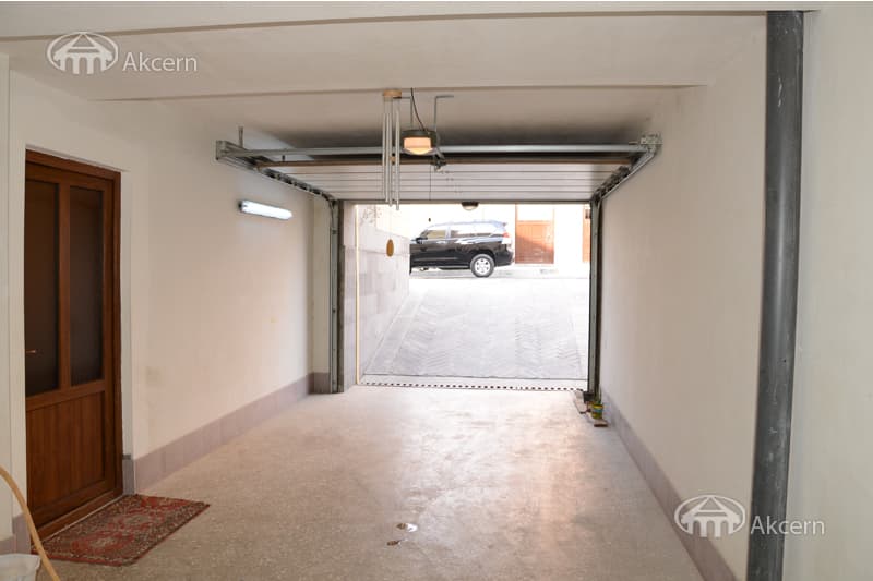 Дом · 5 комн. · 467 м² · Кентрон