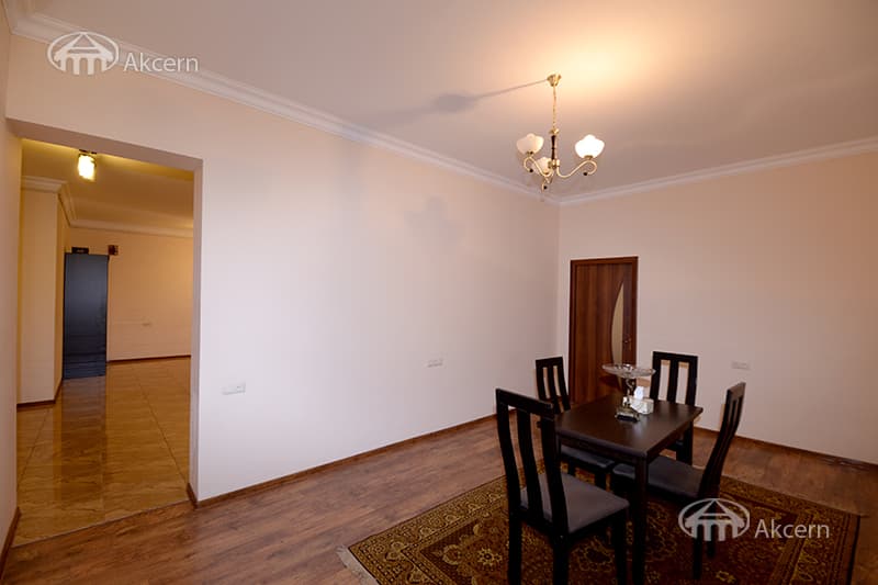 Բնակարան · 3 սեն. · 90 մ² · Կենտրոն — Լուսանկար 7 / 34