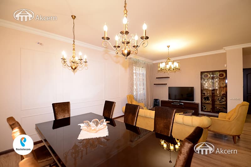 Дом · 4 комн. · 340 м² · Кентрон
