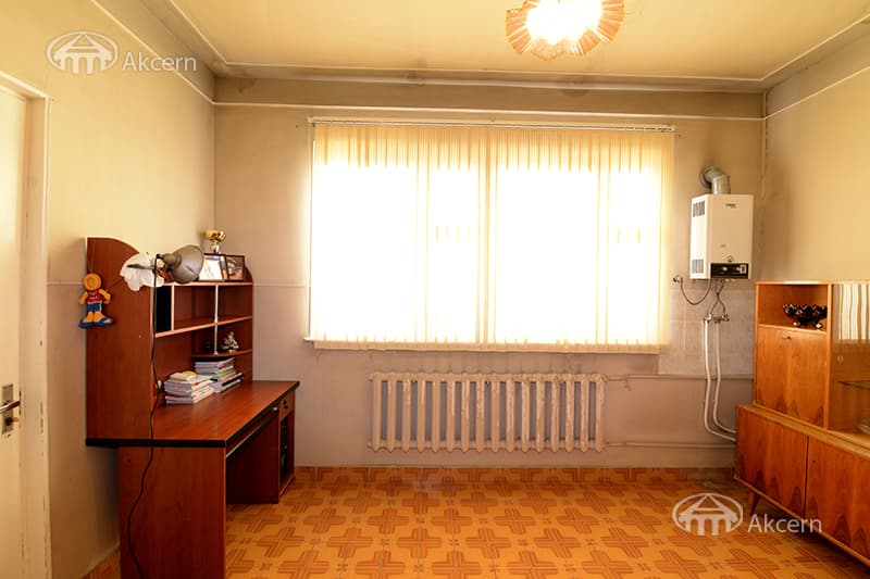 House · 7 rooms · 460 m² · Kentron