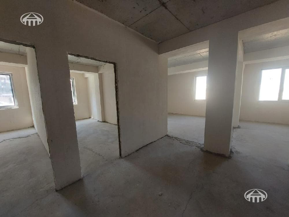 Квартира · 4 комн. · 103 м² · Аван