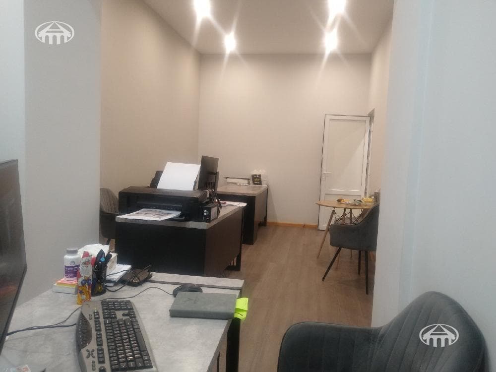 Office · 76 m² · Kentron