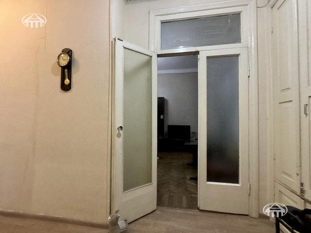 Apartment · 2 rooms · 83 m² · Kentron