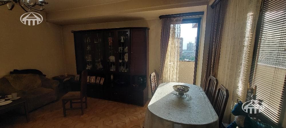 Բնակարան · 3 սեն. · 83 մ² · Կենտրոն