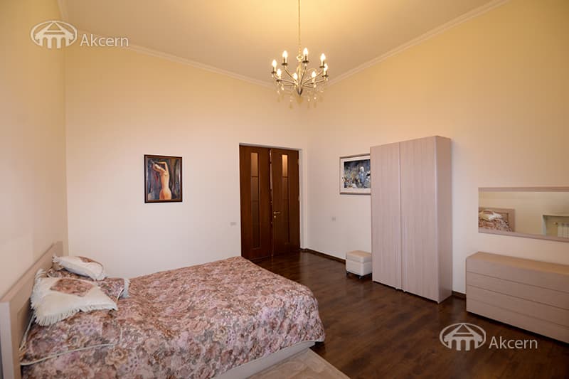 Apartment · 4 rooms · 125 m² · Kentron