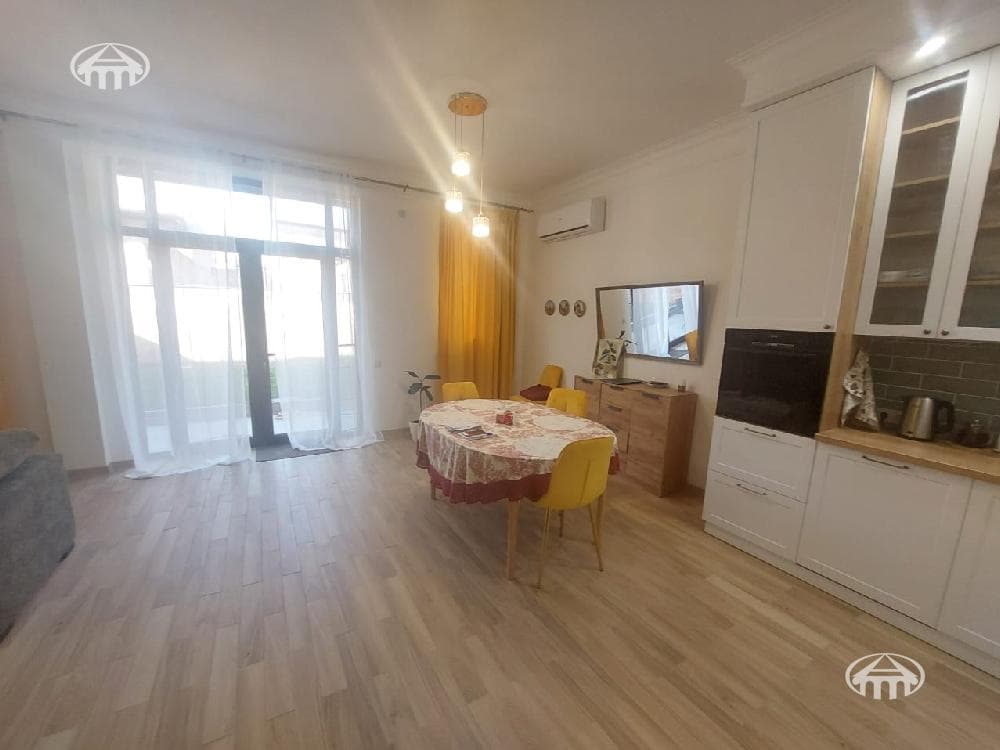 Townhouse · 4 rooms · 121 m² · Nairi