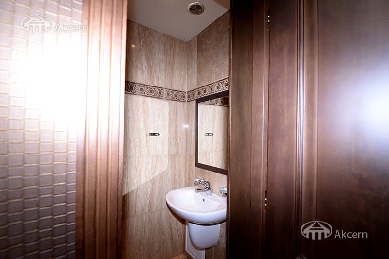 Mansion · 5 rooms · 394 m² · Vahagni