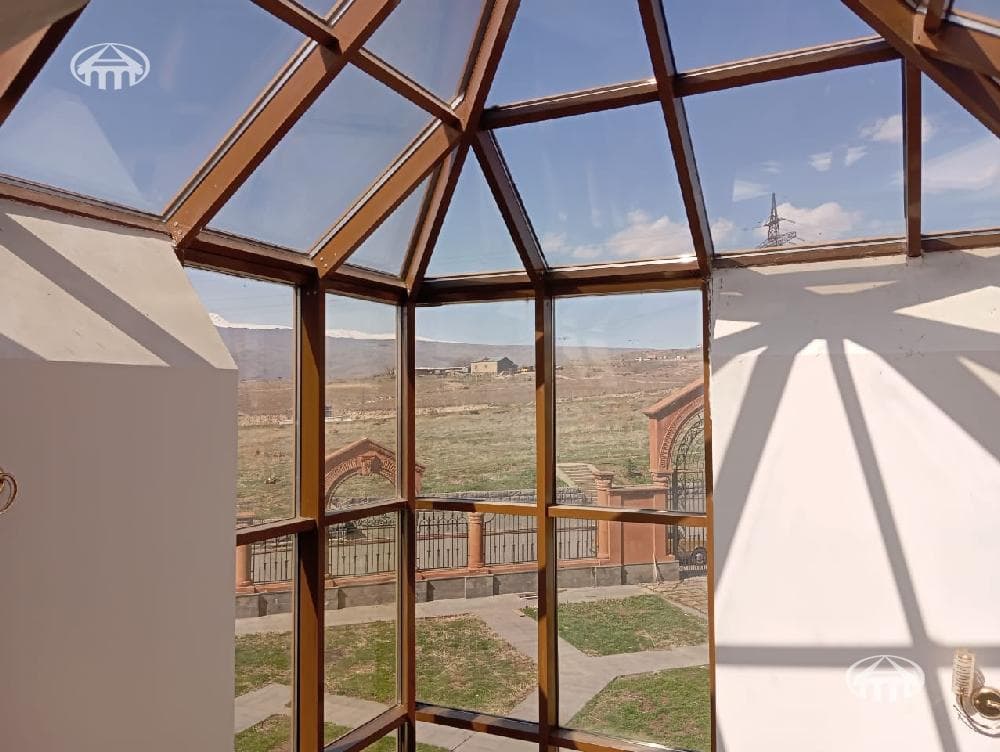 Հյուրանոց · 9 սեն. · 1830 մ² · Աշտարակ