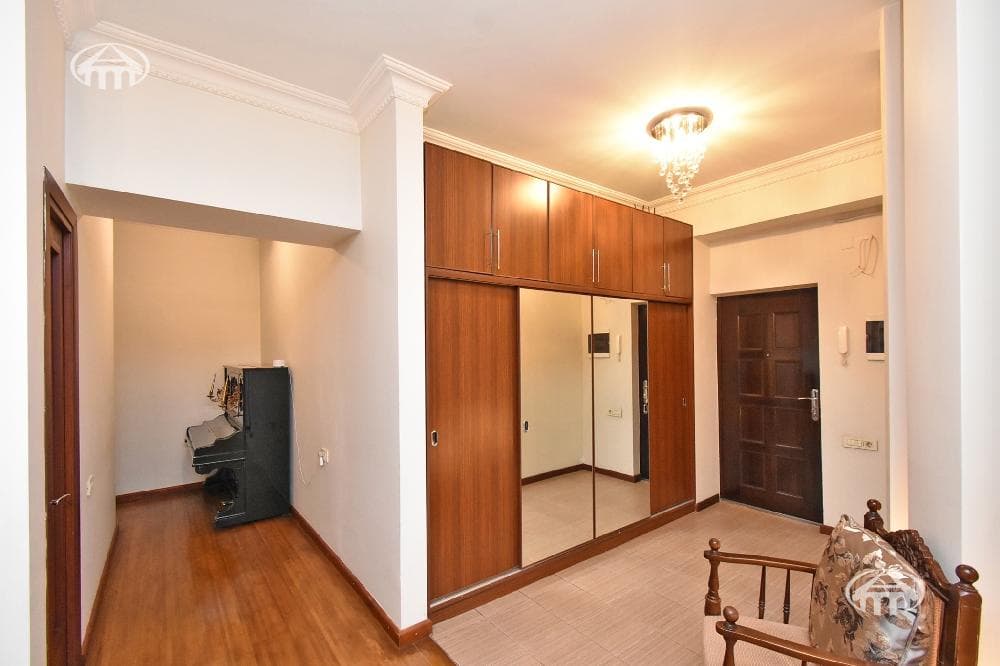 Apartment · 4 rooms · 127 m² · Kentron