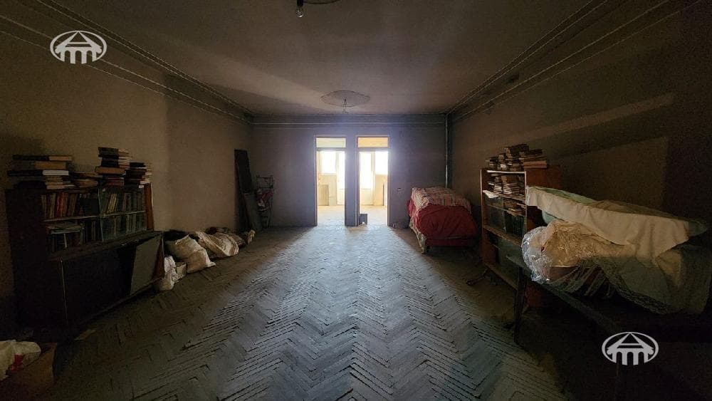Дом · 6 комн. · 371 м² · Эребуни