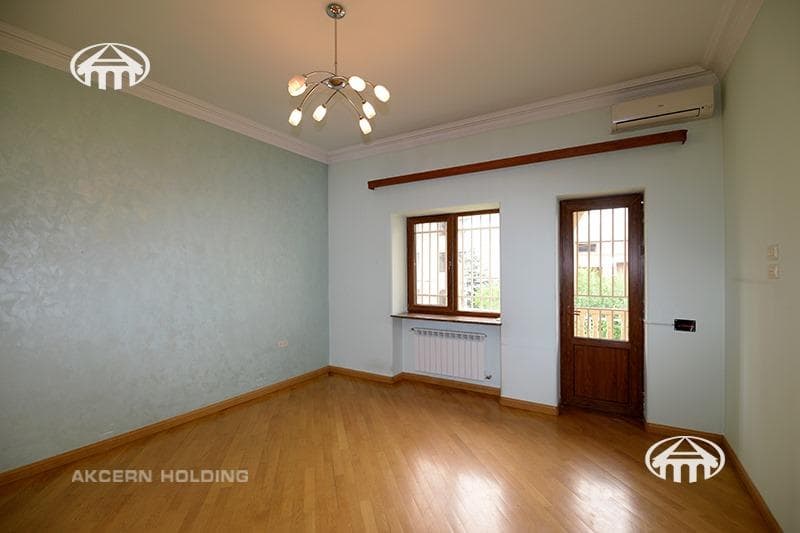 Особняк · 7 комн. · 243 м² · Кентрон