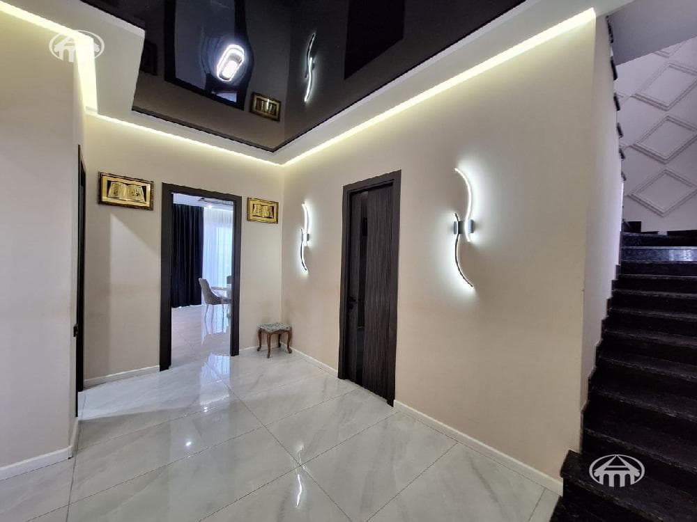 Mansion · 6 rooms · 246 m² · Zovuni