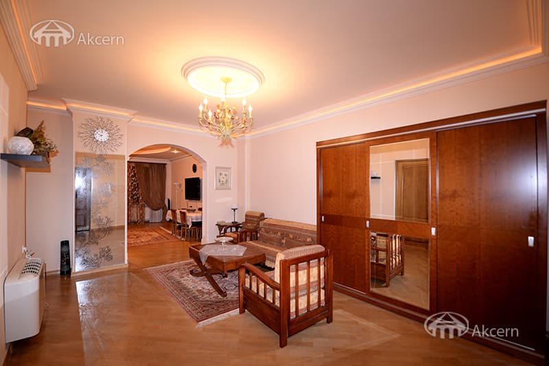 Квартира · 4 комн. · 153 м² · Арабкир