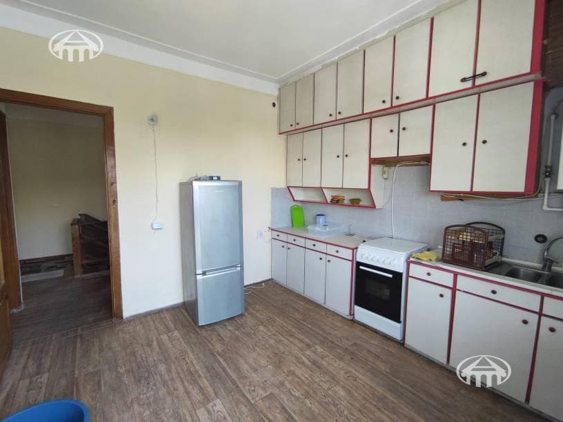 Дом · 5 комн. · 297 м² · Кентрон
