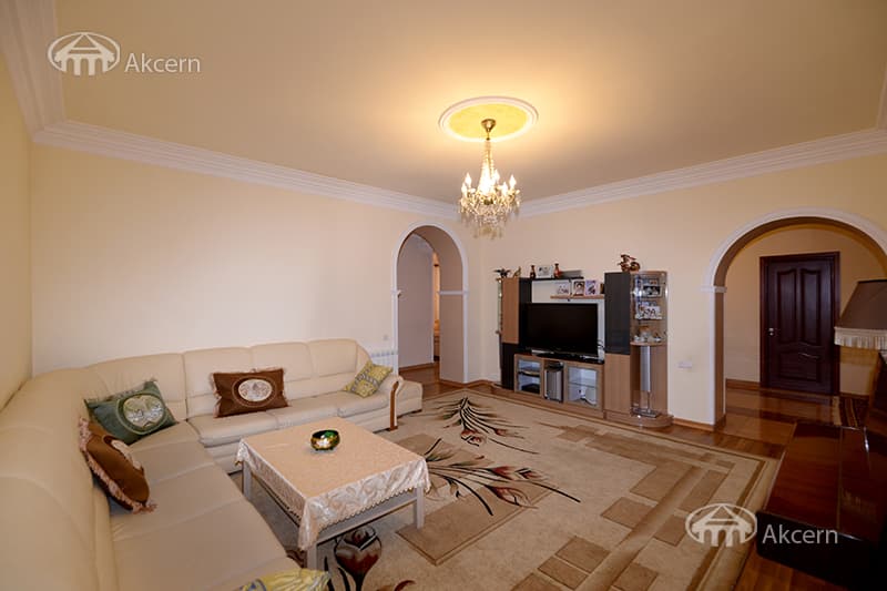Квартира · 5 комн. · 251 м² · Арабкир