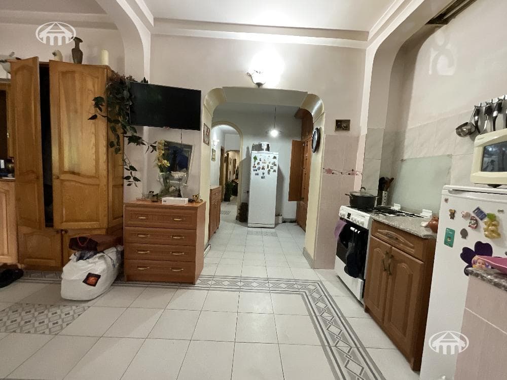 Квартира · 5 комн. · 190 м² · Арабкир