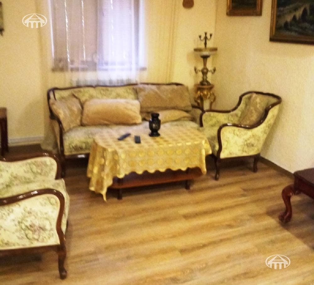 Apartment · 3 rooms · 130 m² · Kentron
