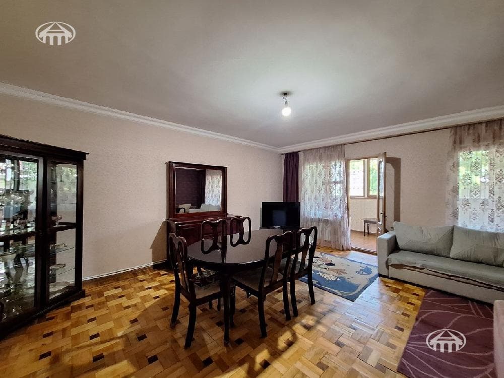 Квартира · 4 комн. · 91 м² · Давташен