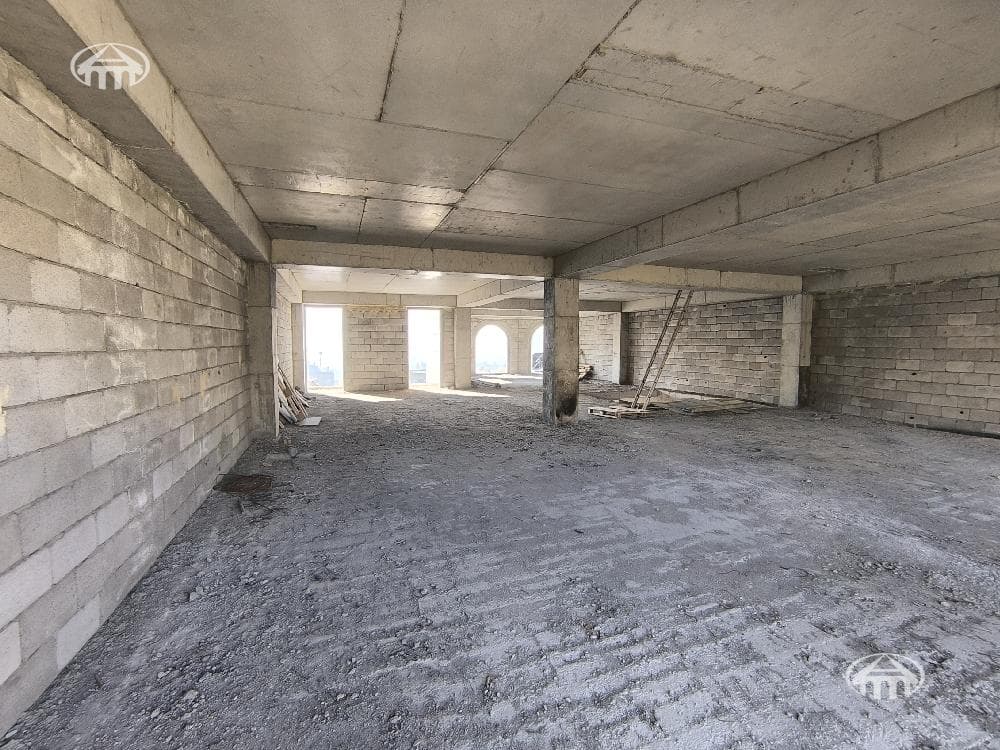 Офис · 1 215 м² · Арабкир