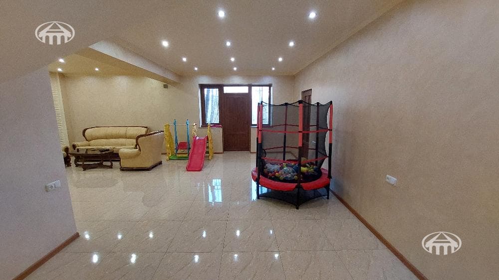 Խանութ · 345 մ² · Քանաքեռ-Զեյթուն