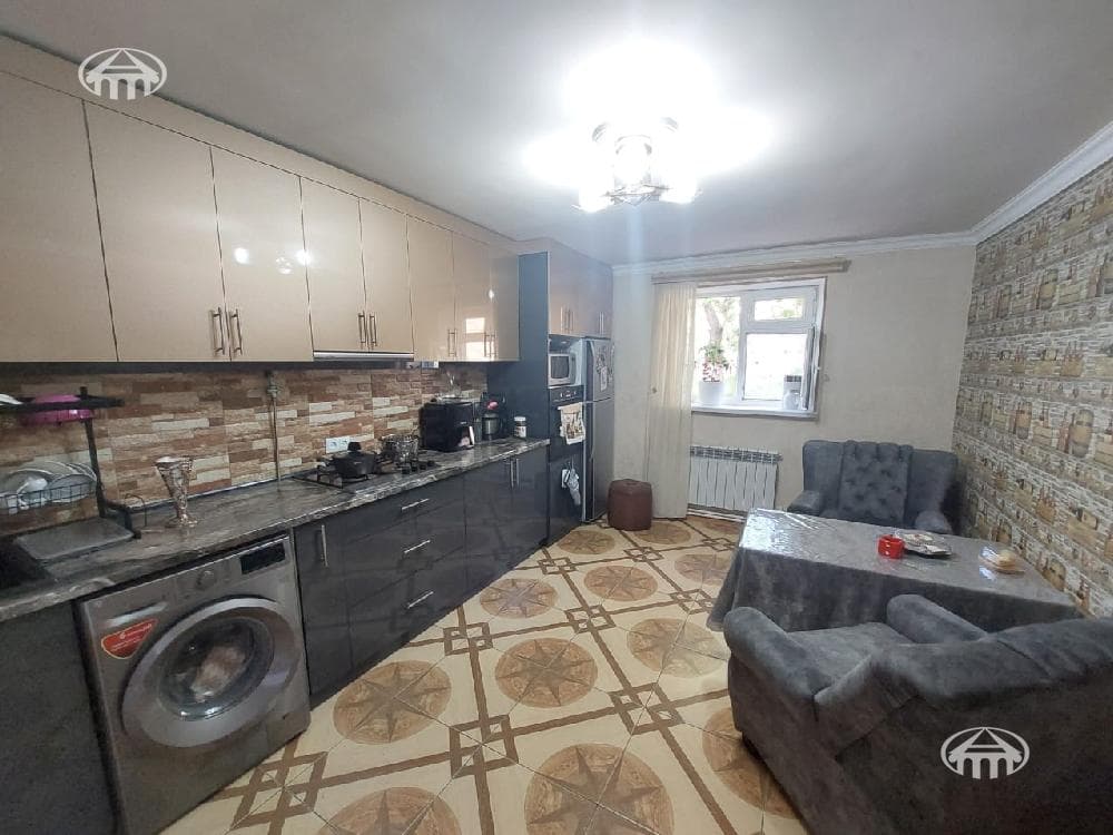 Առանձնատուն · 7 սեն. · 220 մ² · Ջրվեժ