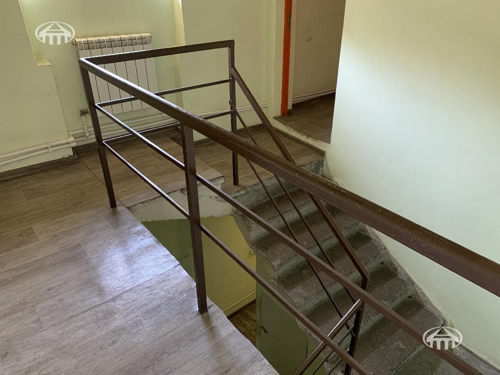 Office · 330 m² · Kentron